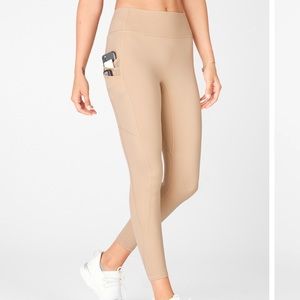 NWOT Fabletics Nude Color Trinity High-Waisted Pocket 7/8 Size S